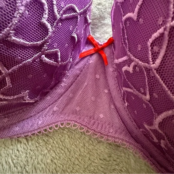 Victoria's Secret purple Heart Lace Bra with red bows and heart adjustable strap - Picture 3 of 7